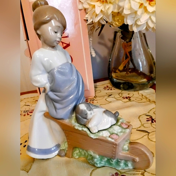 Lladro Girl With Puppy in Wheelbarrow - Picture 1 of 9